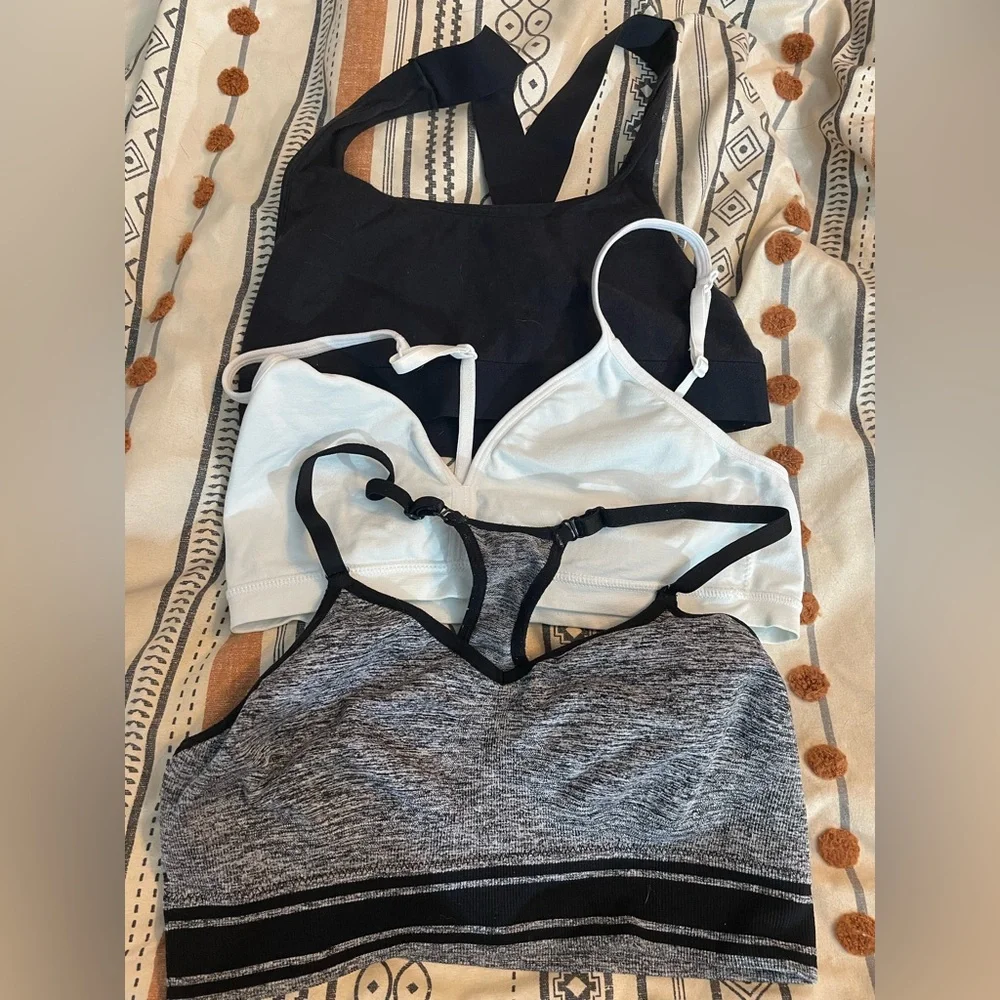 Bundle of three sports bras - Picture 1 of 4